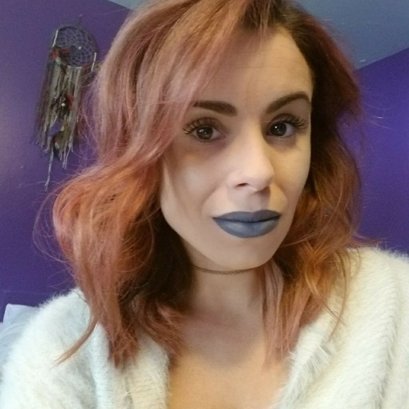 Meet your Posher, Kat - Picture 4 of 14